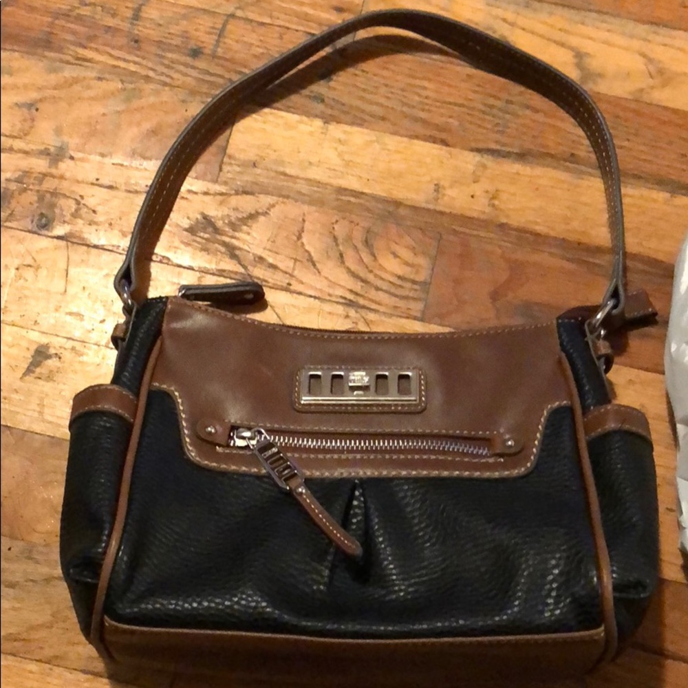 Chaps shoulder bag